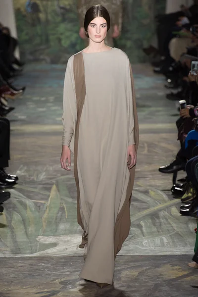 Look 32